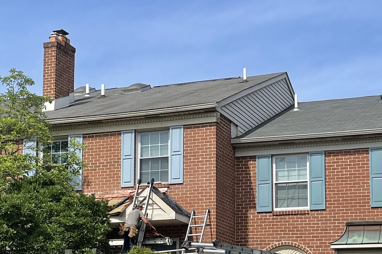 10 Essential Tips for Roof Maintenance and Longevity
